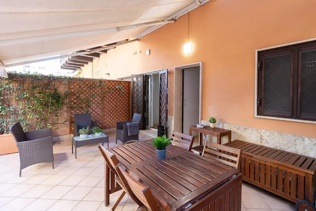 Romeo Garden By Rental In Rome 0*,