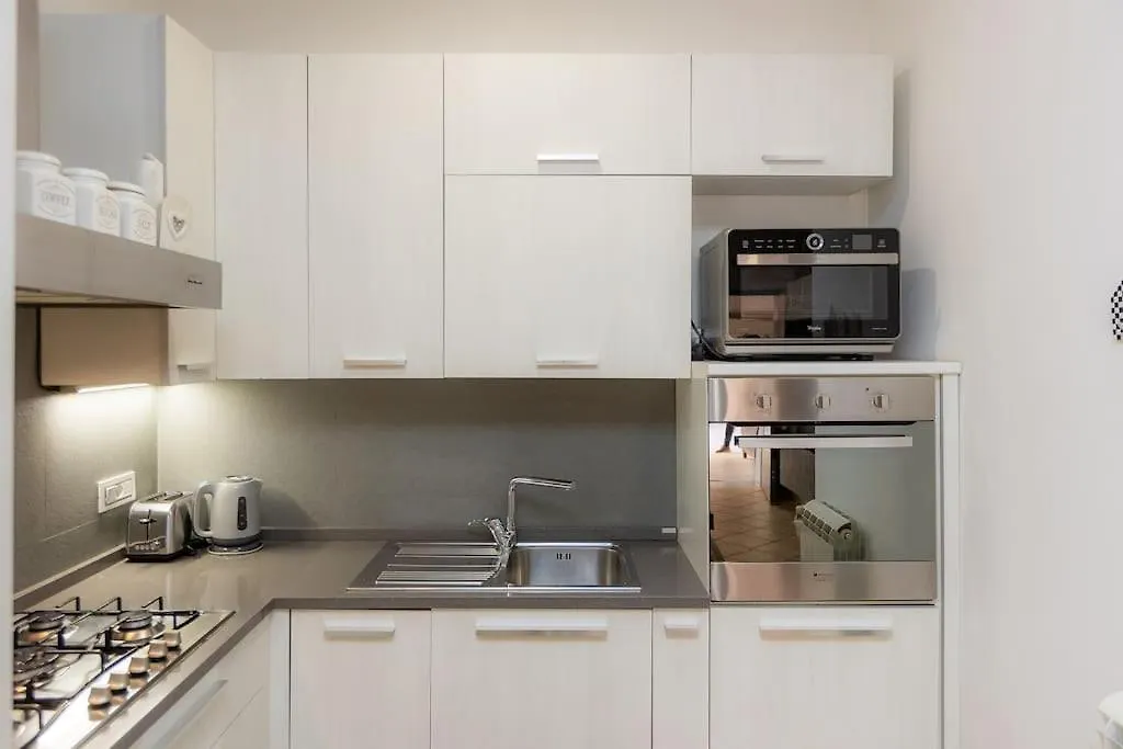 Apartment Romeo Garden By Rental In Rome