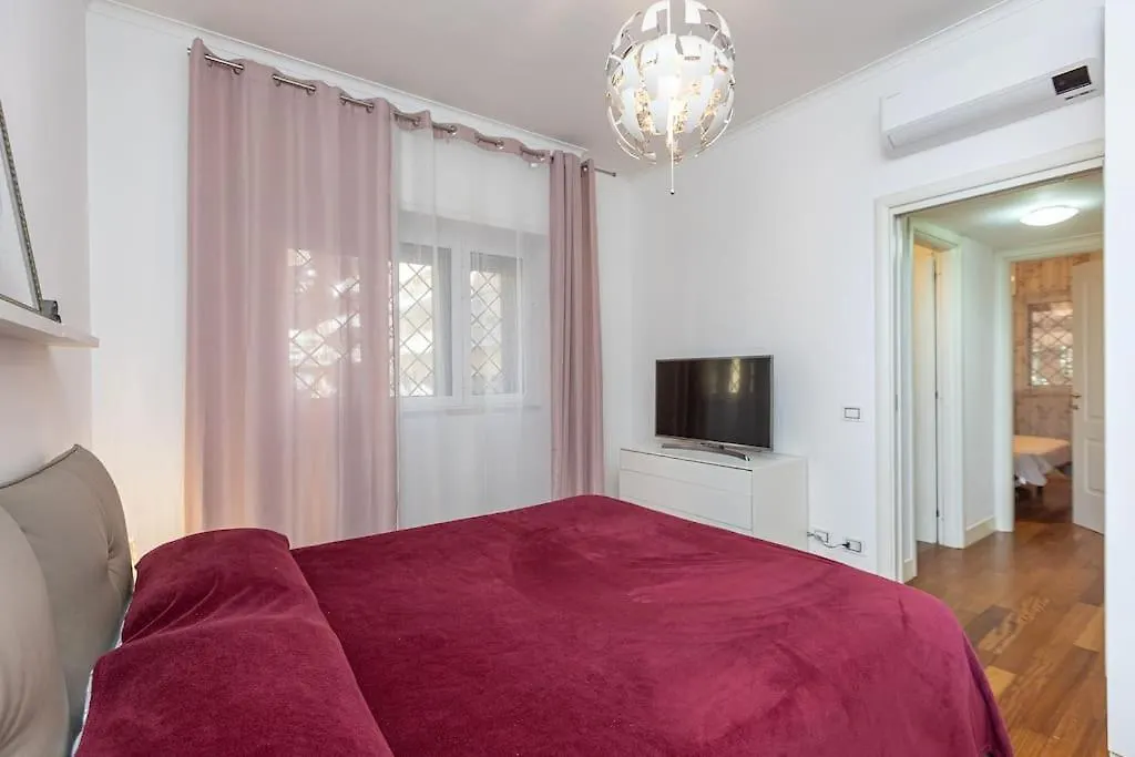 Romeo Garden By Rental In Rome Apartment