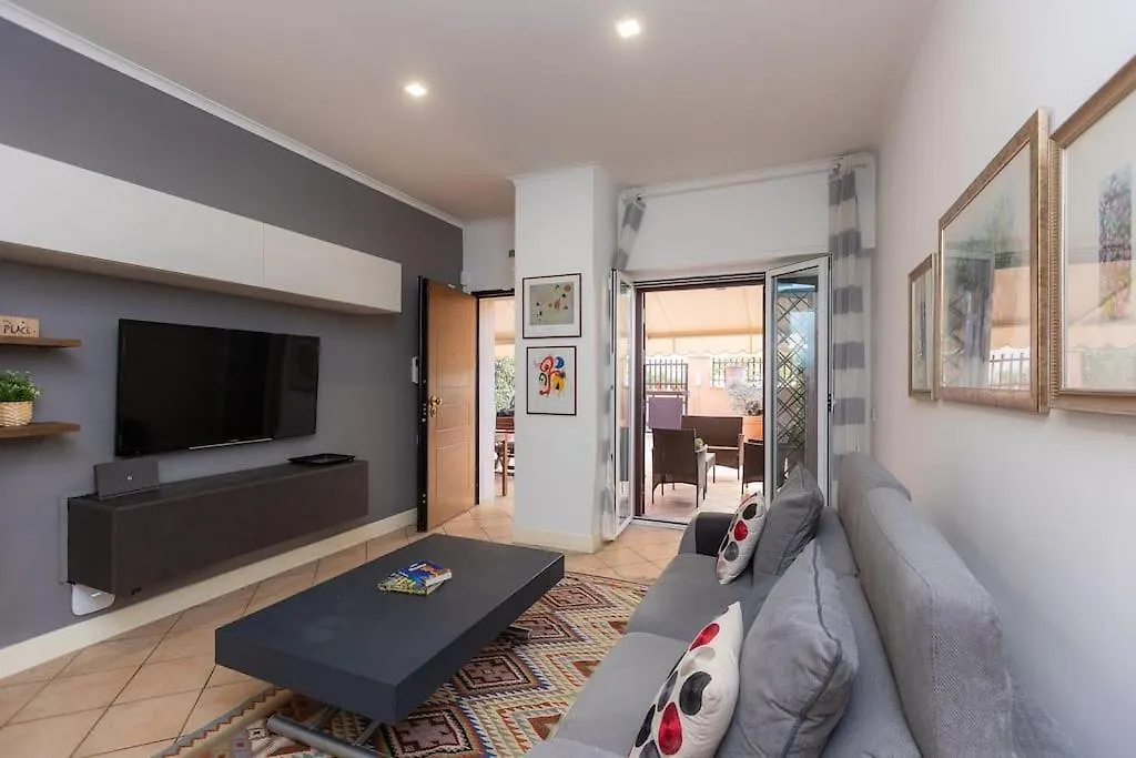Romeo Garden By Rental In Rome Apartment