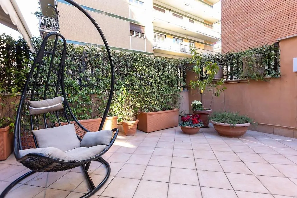 Apartment Romeo Garden By Rental In Rome