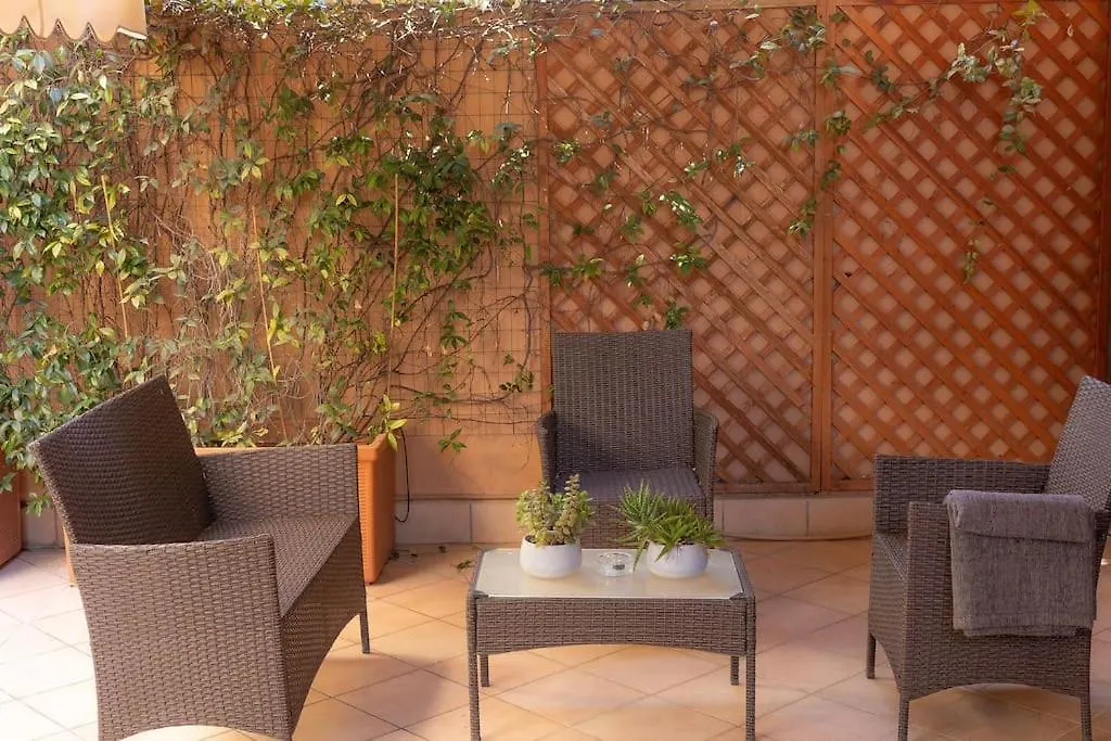 Romeo Garden By Rental In Rome 0*,